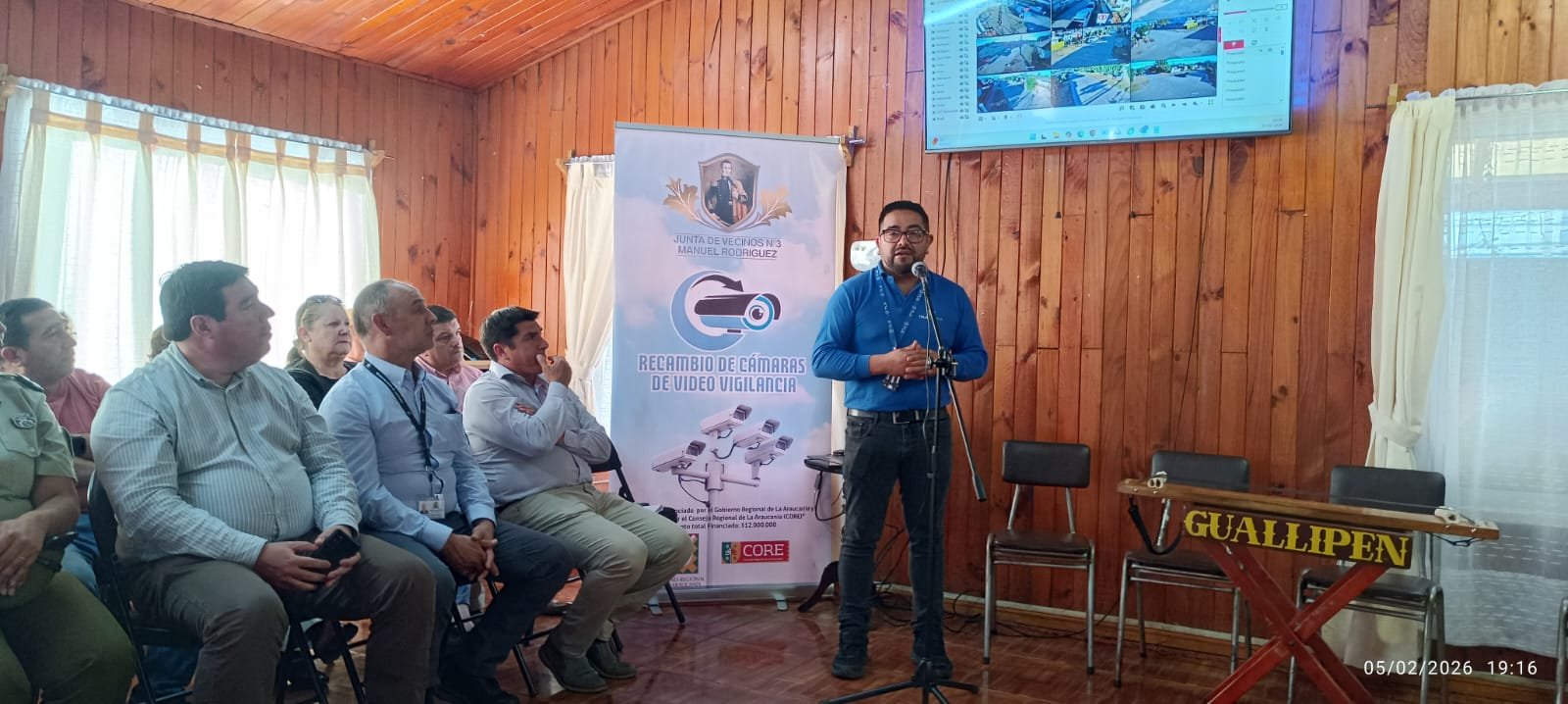 Presentación comunitaria del proyecto CCTV de la Junta de Vecinos Manuel Rodríguez en Lautaro, con pantalla de monitoreo y exposición técnica.