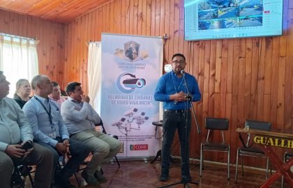 Presentación comunitaria del proyecto CCTV de la Junta de Vecinos Manuel Rodríguez en Lautaro, con pantalla de monitoreo y exposición técnica.